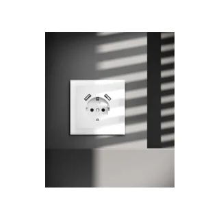Розетка встраиваемая VOLTUM S70 с заземлением и защитными шторками, 16А, с USB, A+A, (белый матовый) VLS040402 - фото 3